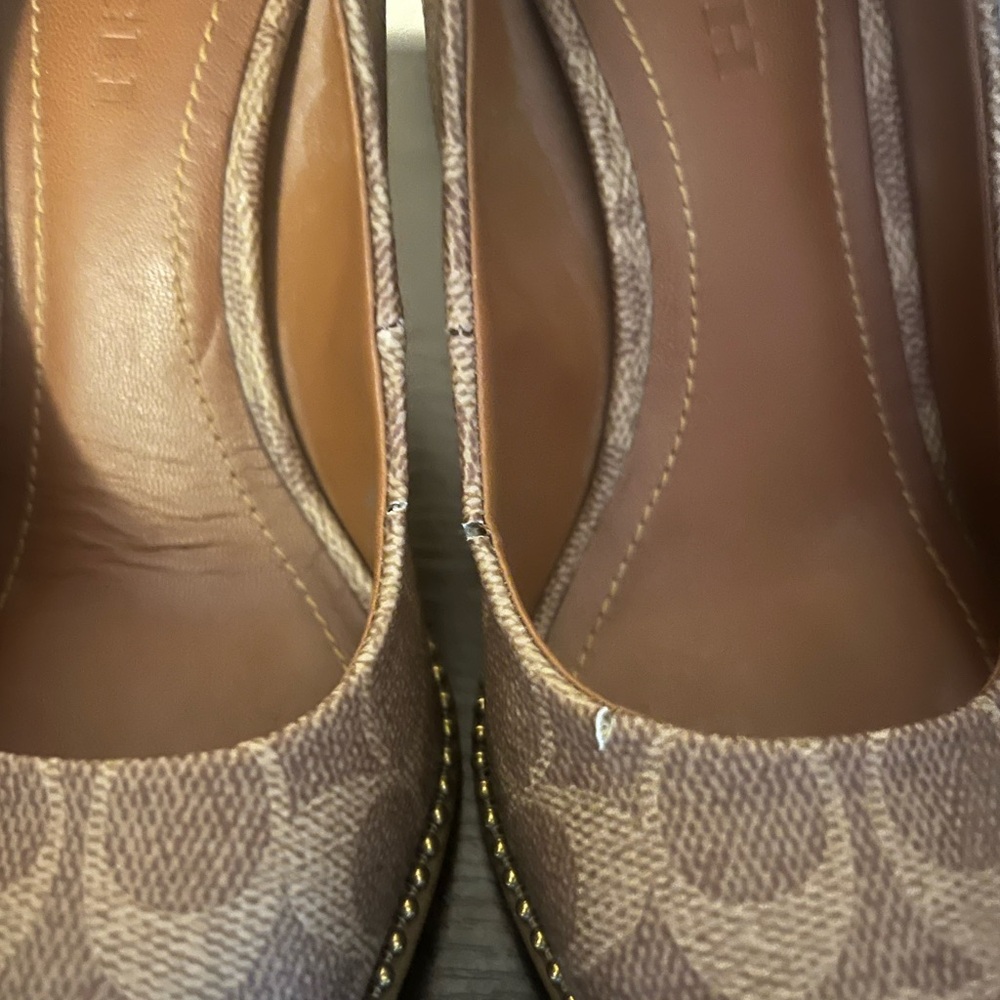 Coach Waverly Bead Chain Logo Pumps preowned